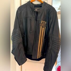 Harley-Davidson®Men's H-D Triple Vent Passing Link II Leather Jacket 98005-21VM